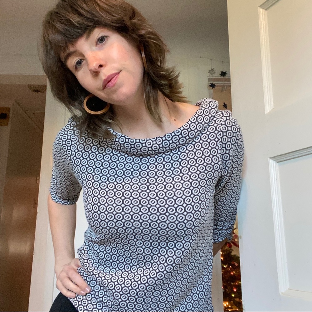 Retro patterned top